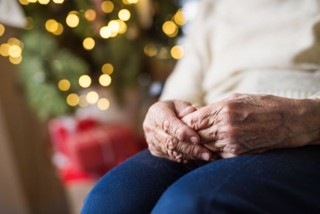 How can elderly people cope with the holidays?